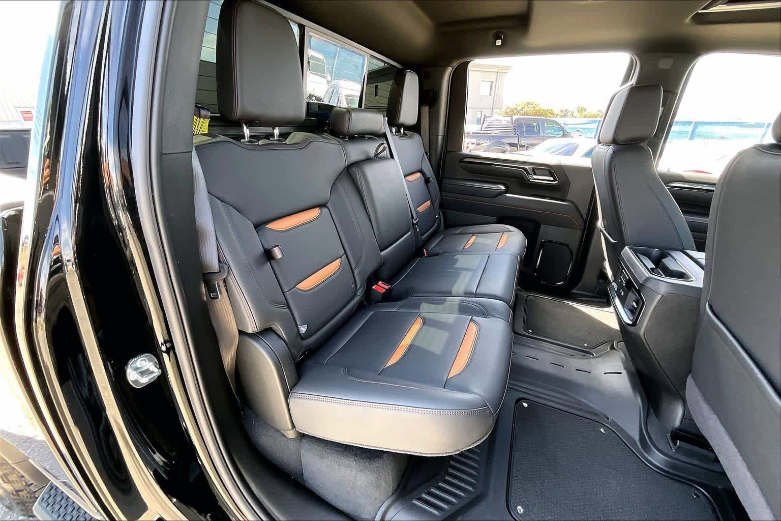 Used 2025 GMC Sierra 2500 AT4 w/ AT4 Premium Plus Package AWD/4WD image 20