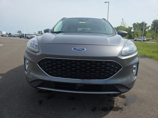 Certified 2022 Ford Escape Titanium AWD/4WD image 3
