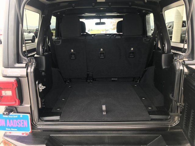 Used 2018 Jeep Wrangler Unlimited Sahara w/ Cold Weather Group image 23