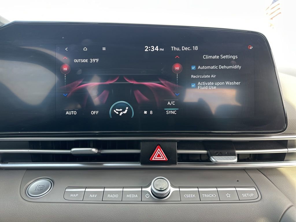 Used 2024 Hyundai Elantra SEL image 33