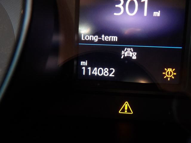 Used 2020 Volkswagen Atlas Cross Sport SE w/ Panoramic Sunroof Package FWD image 34