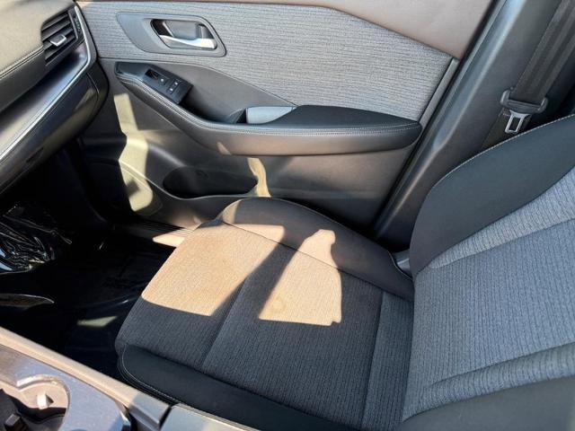 Used 2023 Nissan Rogue SV image 20