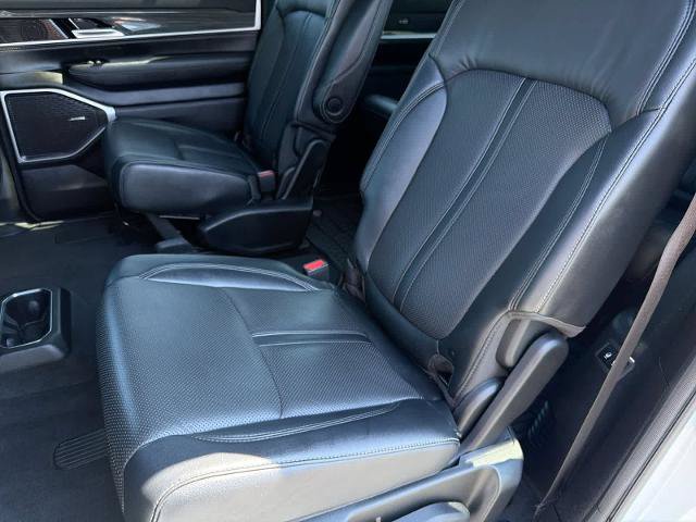 Used 2022 Jeep Wagoneer Series III w/ Rear Seat Video Group 1 AWD/4WD image 20