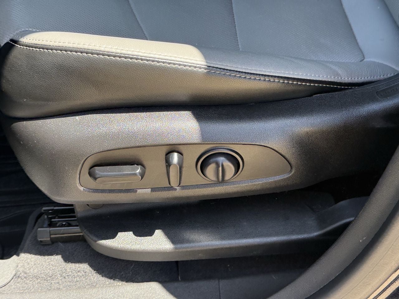Used 2020 Chevrolet Equinox Premier FWD image 25