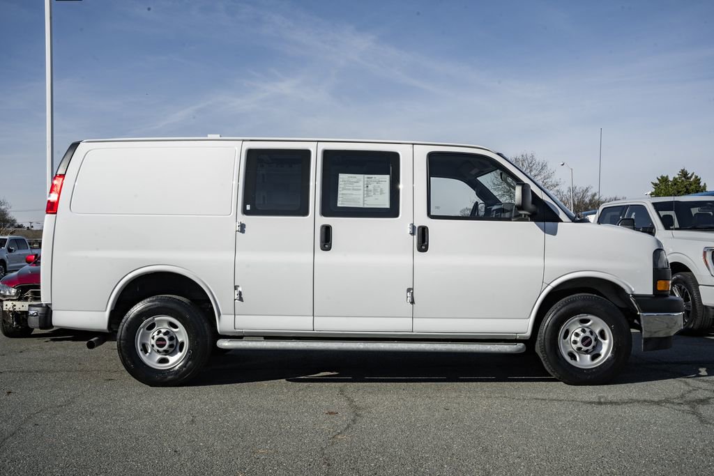 Used 2023 GMC Savana 2500 image 3