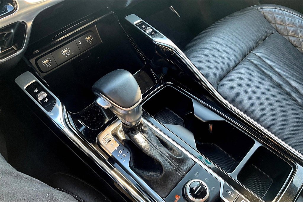 Used 2023 Kia Sorento SX image 16