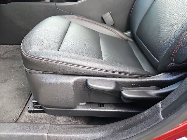 Used 2024 Chevrolet Trax RS w/ Sunroof Package FWD image 18