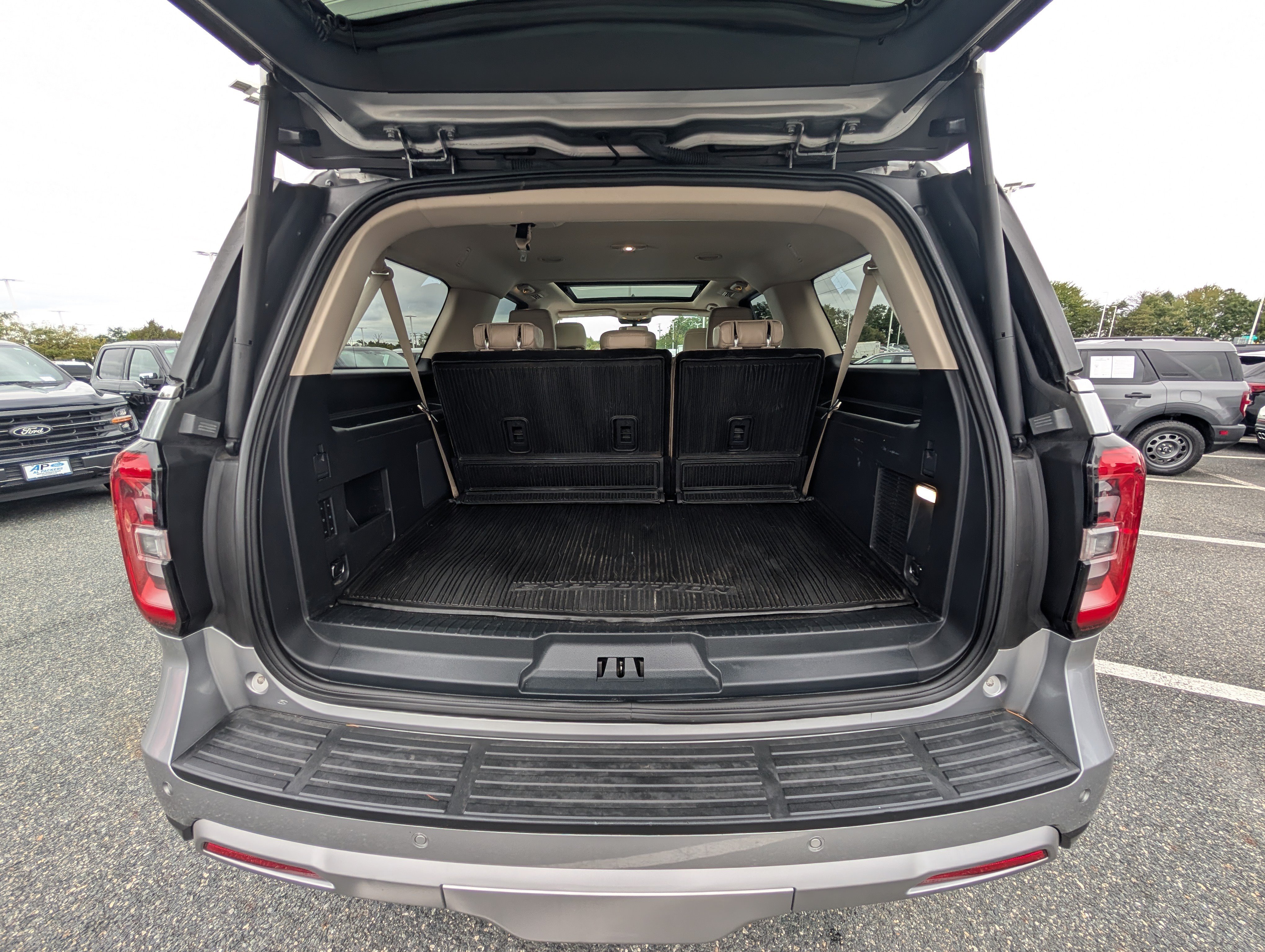 Certified 2022 Ford Expedition Max Limited AWD/4WD image 15