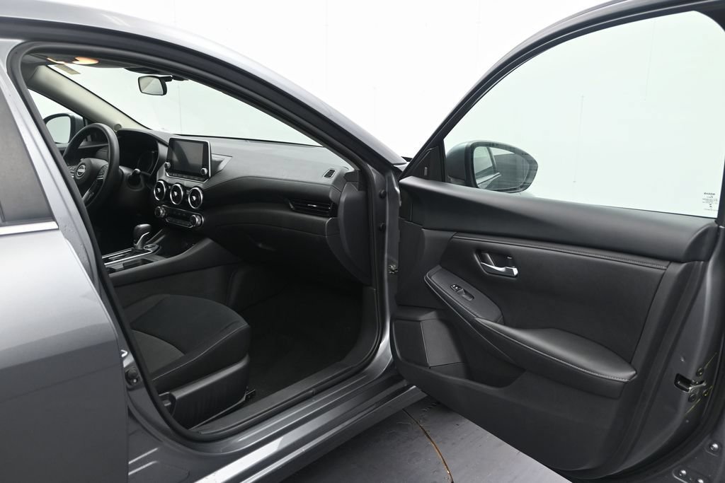Used 2024 Nissan Sentra SV FWD image 17