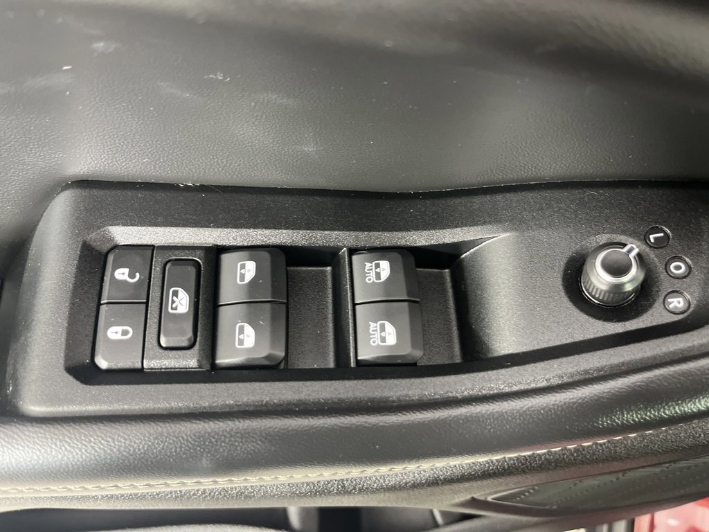 Used 2023 Jeep Grand Cherokee Laredo image 24