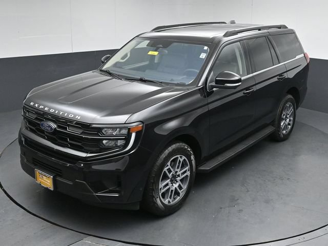 Certified 2025 Ford Expedition Active AWD/4WD image 47