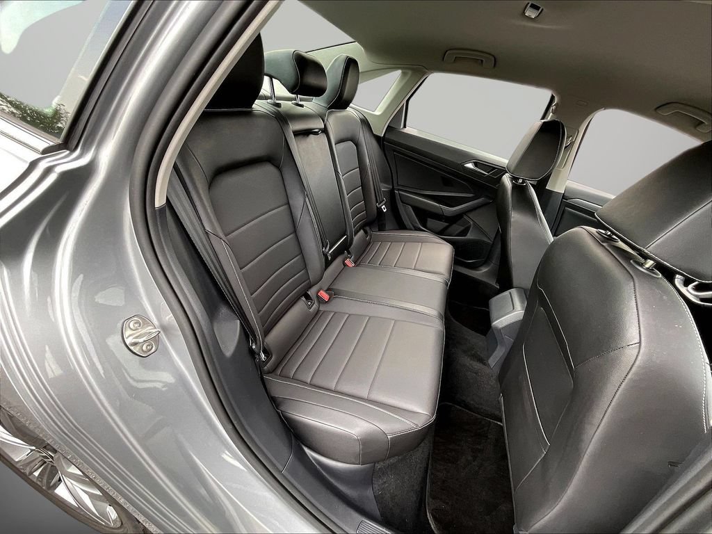Used 2023 Volkswagen Jetta SE FWD image 25
