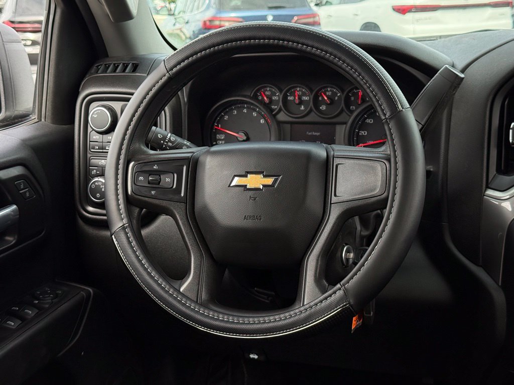 Used 2020 Chevrolet Silverado 1500 Custom w/ Custom Value Package AWD/4WD image 6