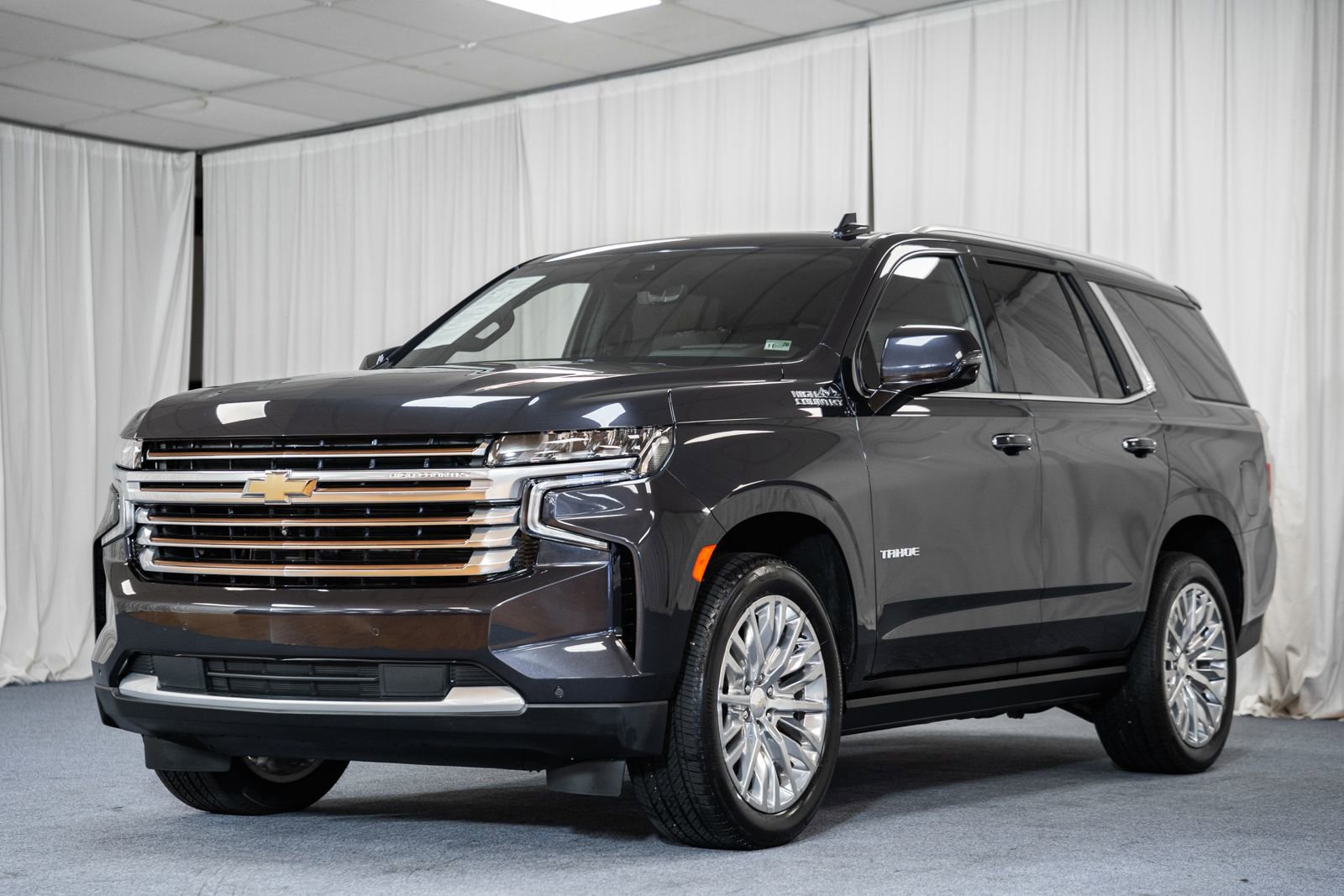 Used 2023 Chevrolet Tahoe High Country image 3