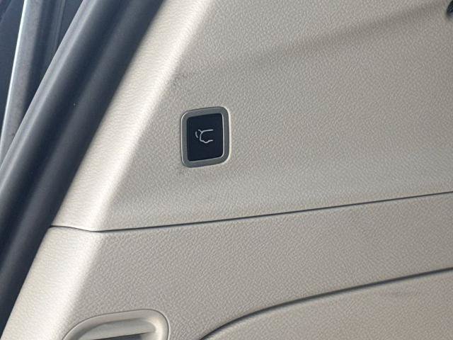 Used 2024 Chrysler Voyager LX FWD image 18