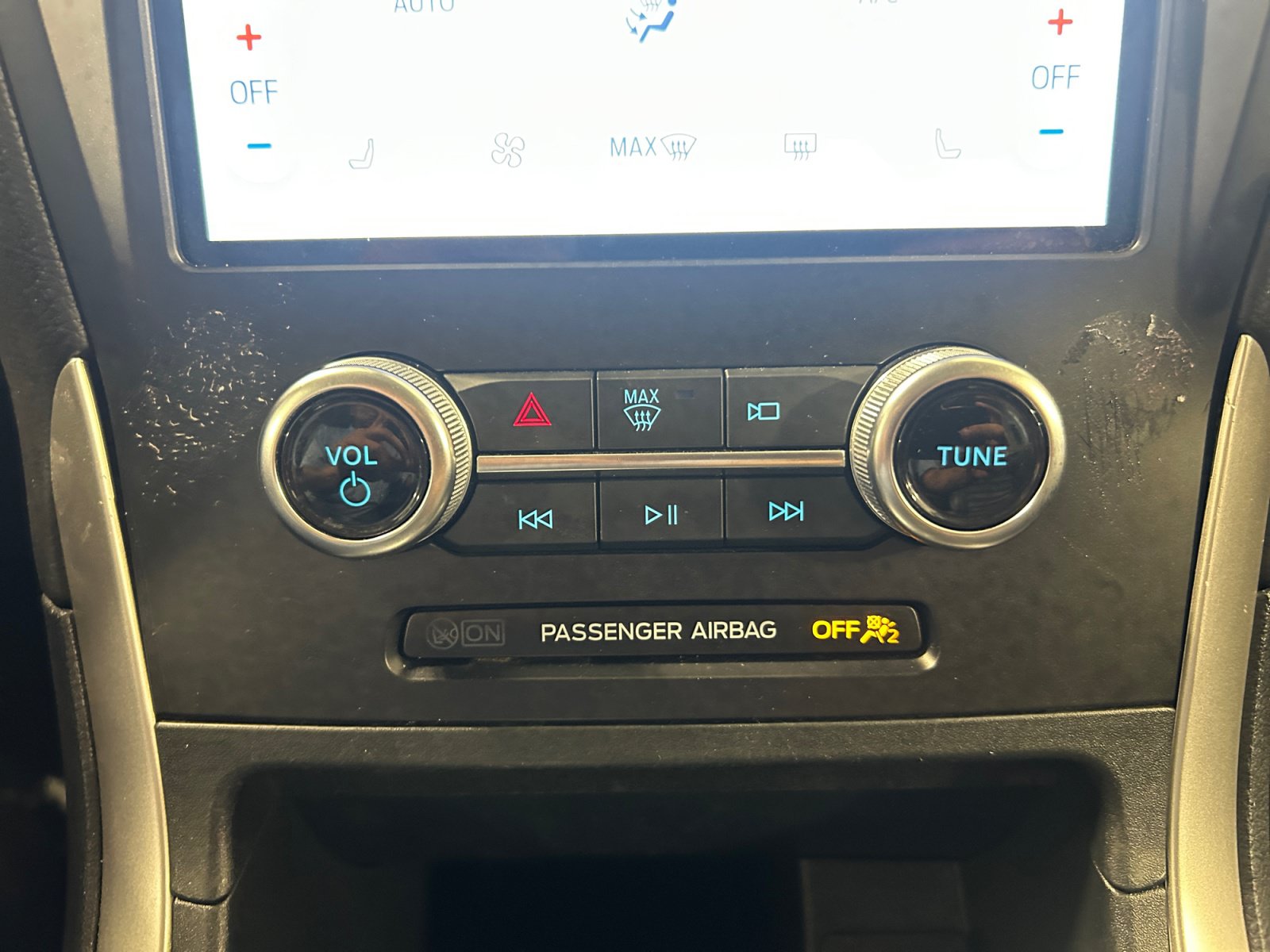 Certified 2024 Ford Edge SEL AWD/4WD image 17