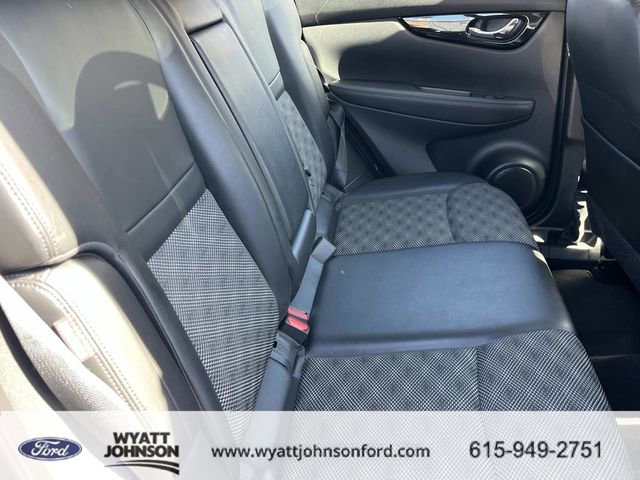 Used 2022 Nissan Rogue Sport SV w/ Technology Package image 21