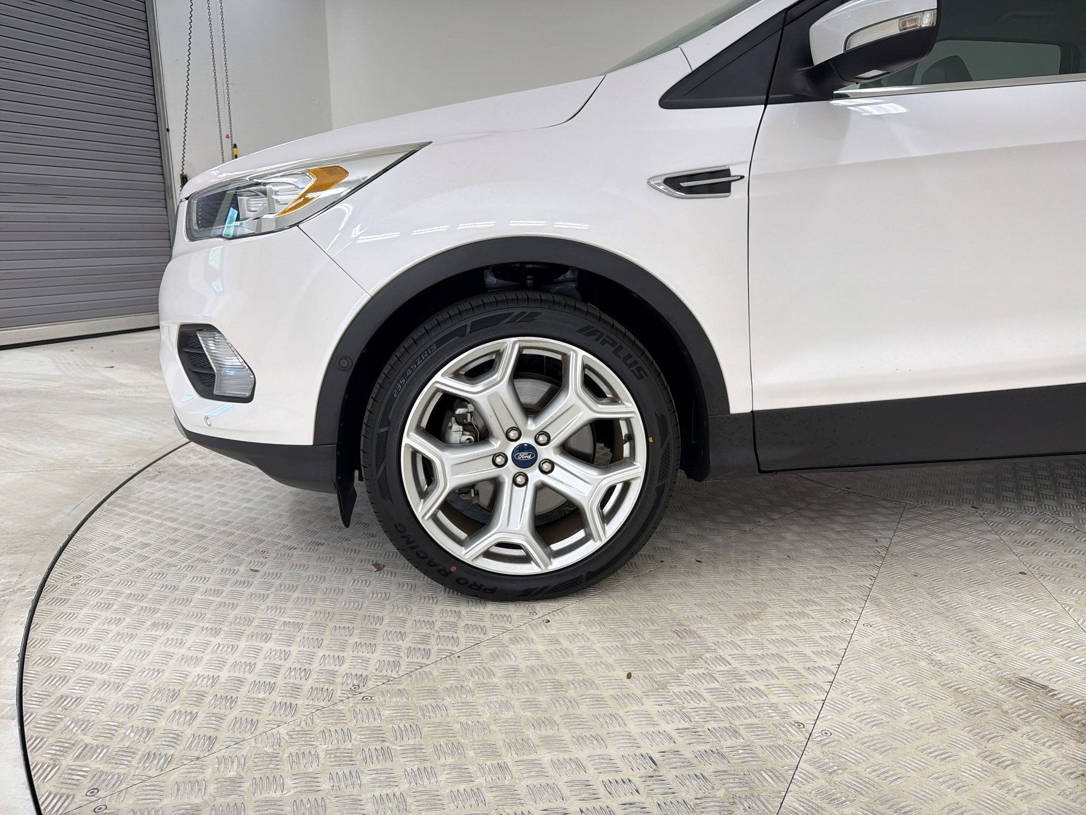 Certified 2019 Ford Escape Titanium FWD image 19