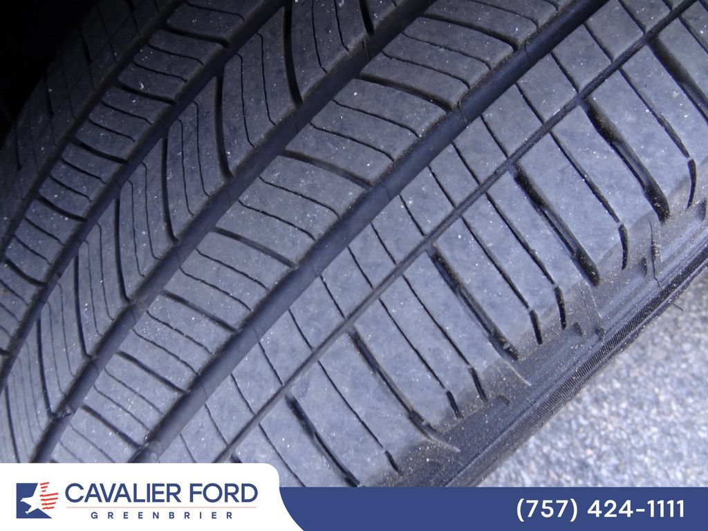 Certified 2025 Ford Explorer ST-Line AWD/4WD image 43