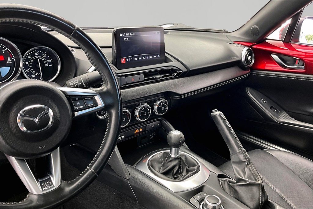 Used 2021 MAZDA MX-5 Miata RF Grand Touring RWD image 5