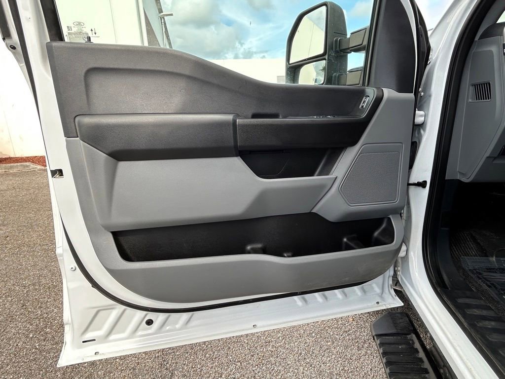 Certified 2023 Ford F350 XL w/ XL Chrome Package RWD image 31