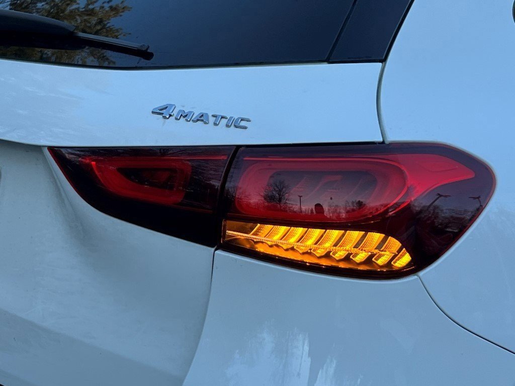 Used 2021 Mercedes-Benz GLA 250 4MATIC w/ Premium Package image 6