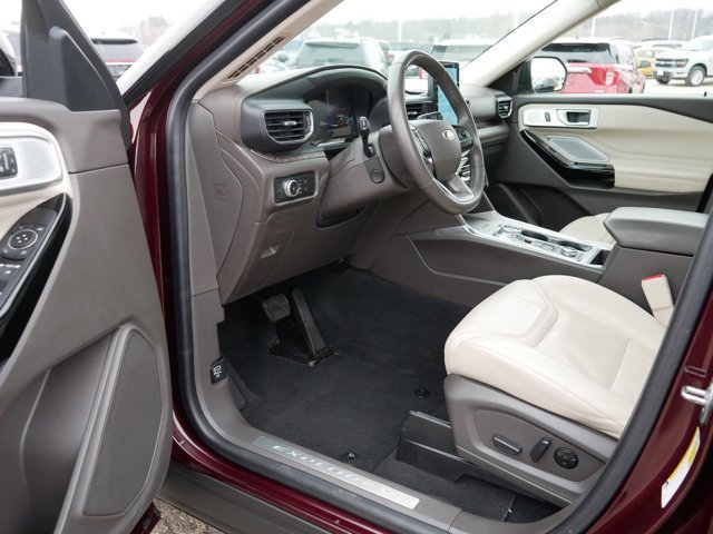Certified 2022 Ford Explorer Platinum w/ Equipment Group 601A image 12