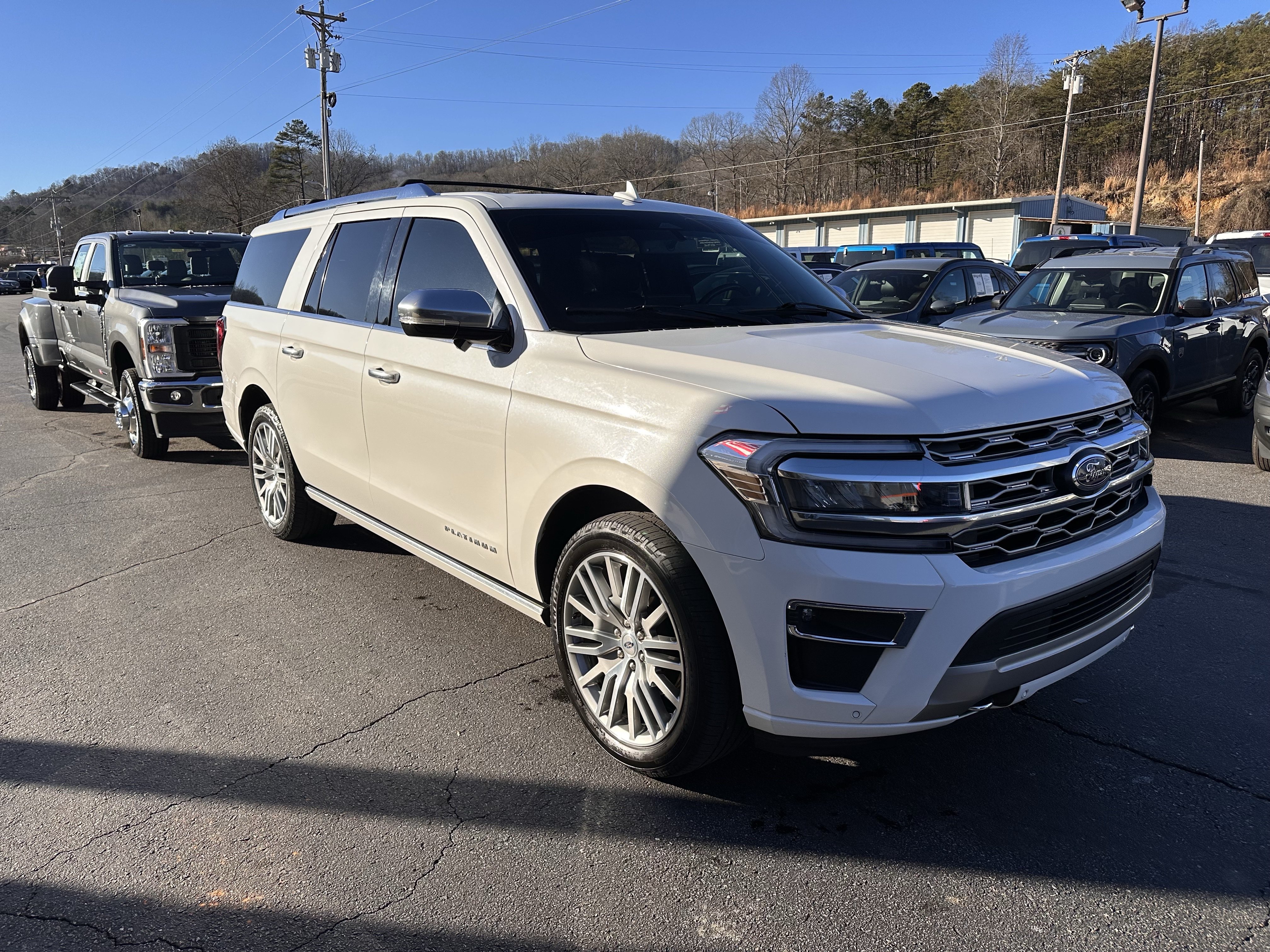 Certified 2022 Ford Expedition Max Platinum AWD/4WD image 4