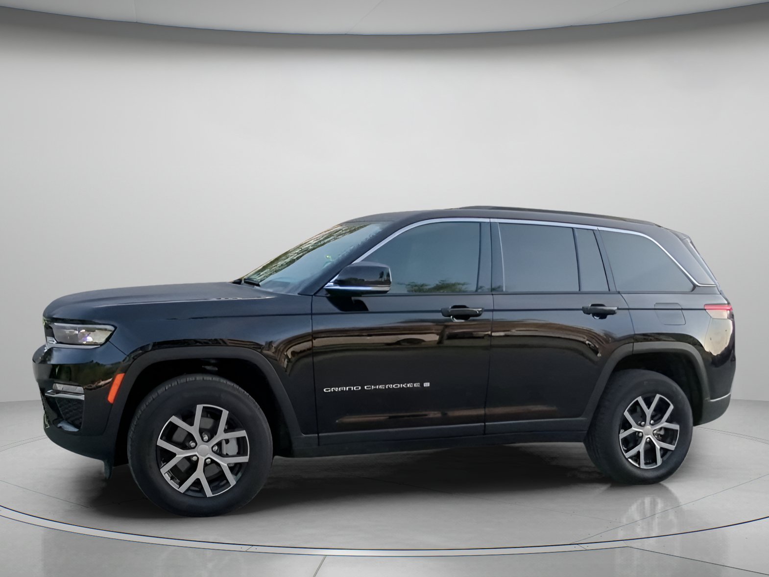 Used 2025 Jeep Grand Cherokee Limited AWD/4WD image 15