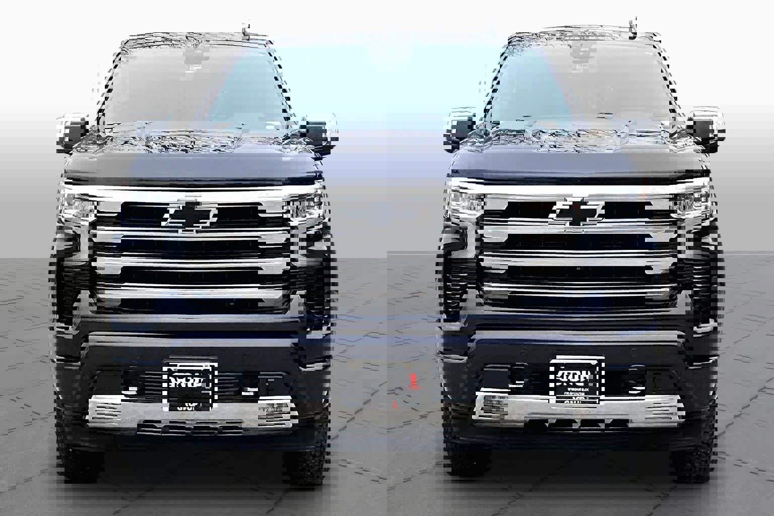 Used 2023 Chevrolet Silverado 1500 High Country w/ Z71 Off-Road Package AWD/4WD image 4
