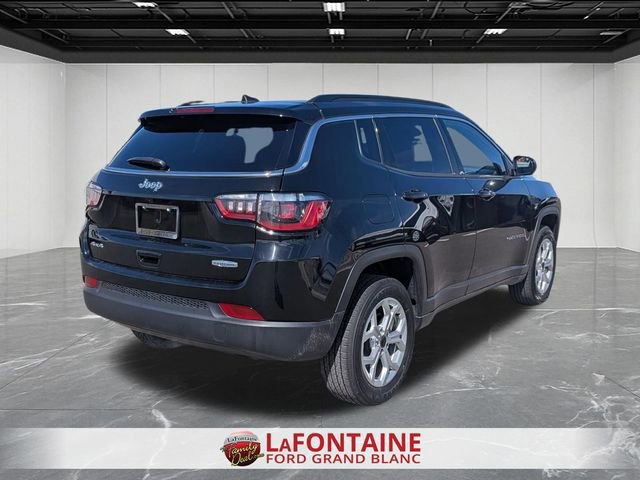 Used 2025 Jeep Compass Latitude w/ Sun & Sound Group image 5