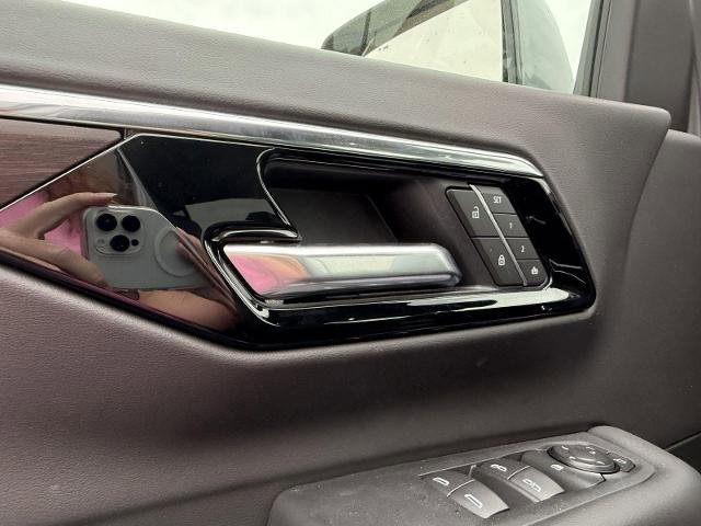 Used 2025 Chevrolet Tahoe Z71 AWD/4WD image 14