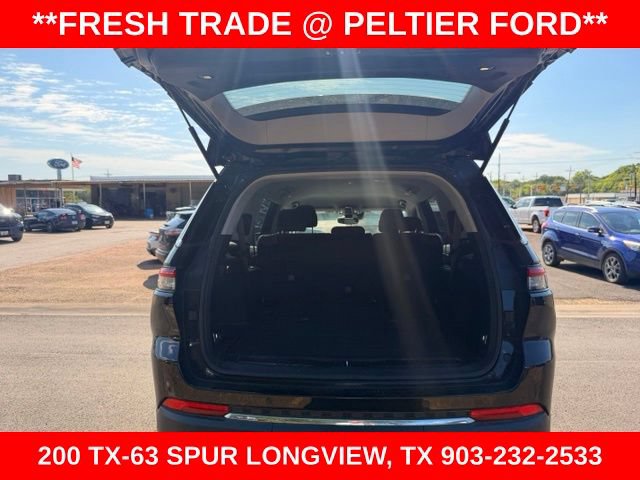 Used 2024 Jeep Grand Cherokee L Laredo RWD image 10