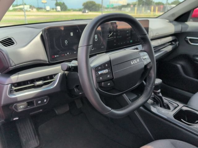 Used 2025 Kia K4 EX FWD image 11