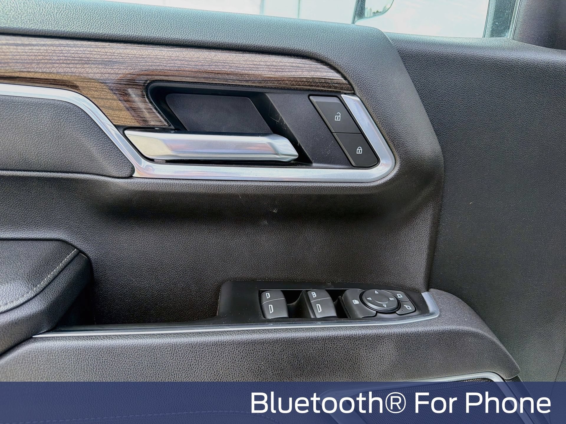 Used 2025 Chevrolet Silverado 1500 LT AWD/4WD image 23