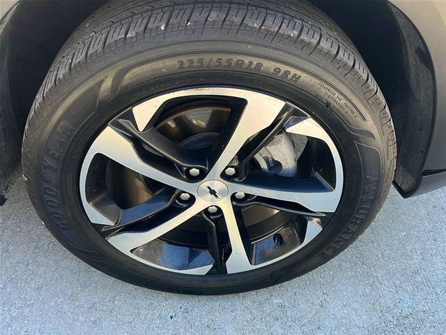 Used 2025 Chevrolet Trax RS w/ Driver Confidence Package FWD image 23