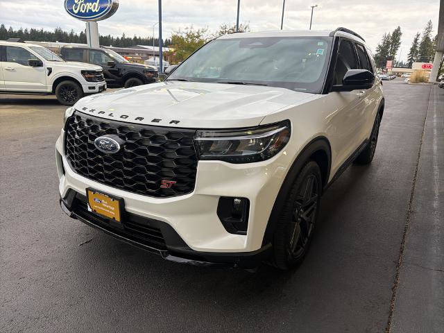 Certified 2025 Ford Explorer ST AWD/4WD image 3