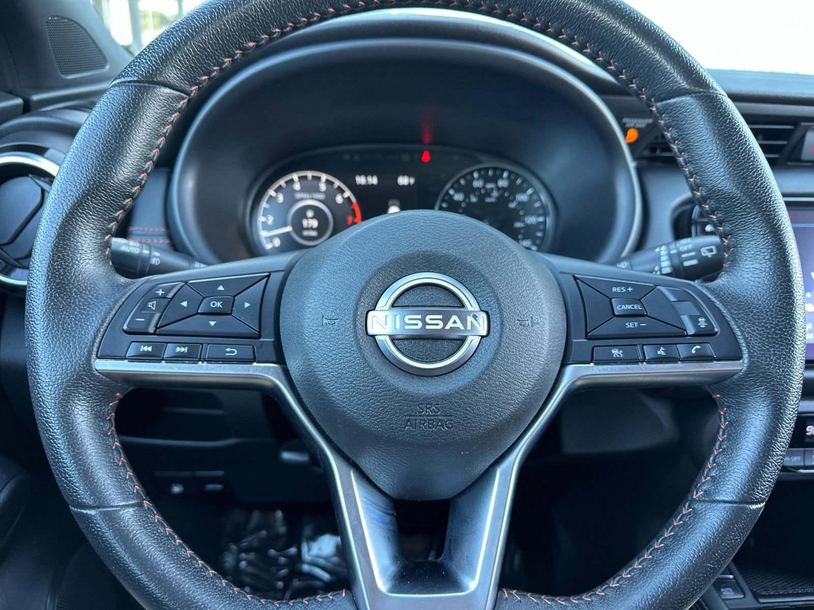 Used 2024 Nissan Kicks SR image 22