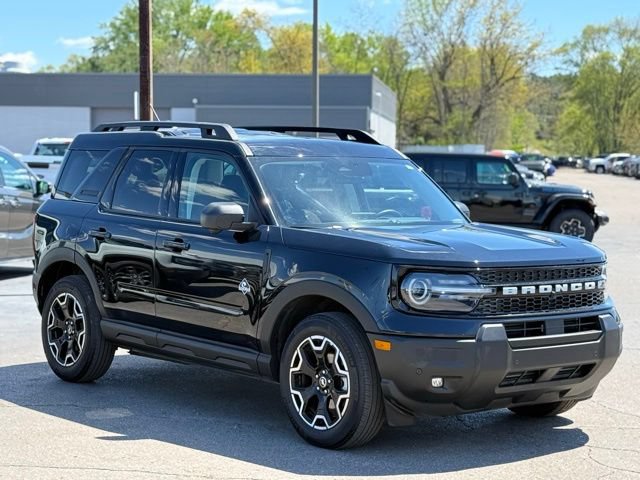 Certified 2025 Ford Bronco Sport Outer Banks w/ Outer Banks Tech Package+ AWD/4WD image 35