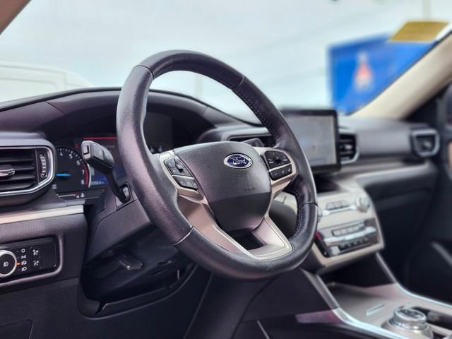 Certified 2022 Ford Explorer XLT w/ Equipment Group 202A image 21