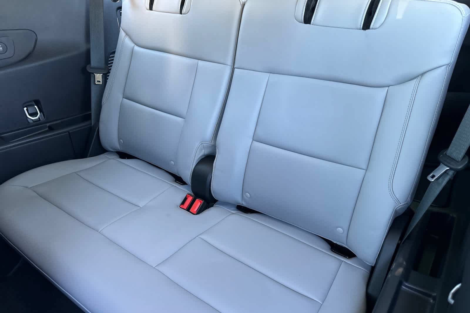 Certified 2025 Ford Explorer Active w/ Active Comfort Package AWD/4WD image 16
