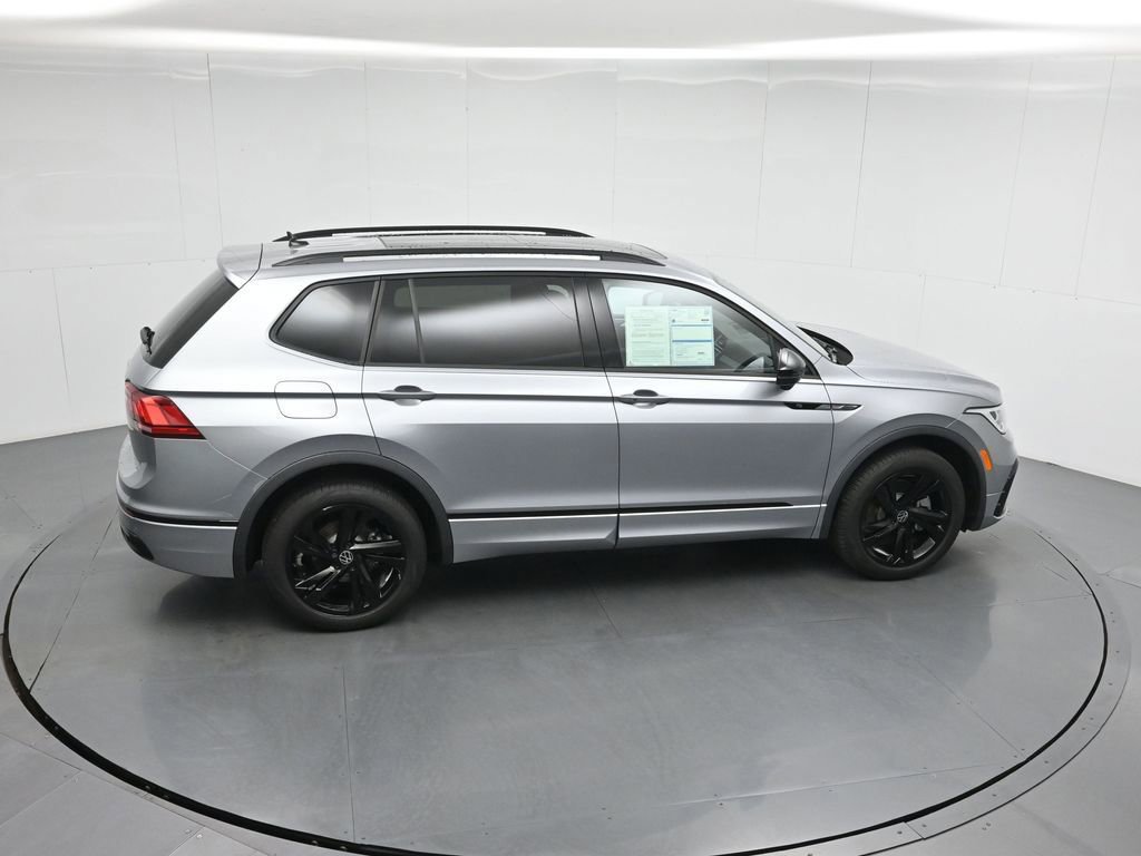 Used 2024 Volkswagen Tiguan SE R-Line image 14