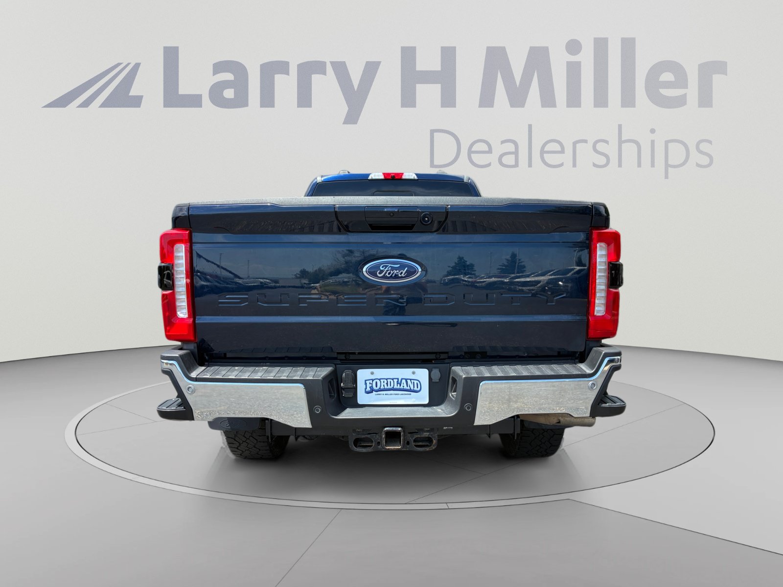 Certified 2024 Ford F250 Lariat w/ Lariat Ultimate Package AWD/4WD image 3