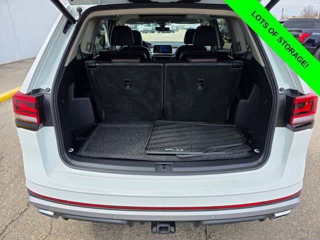 Used 2025 Volkswagen Atlas Peak Edition SE AWD/4WD image 13