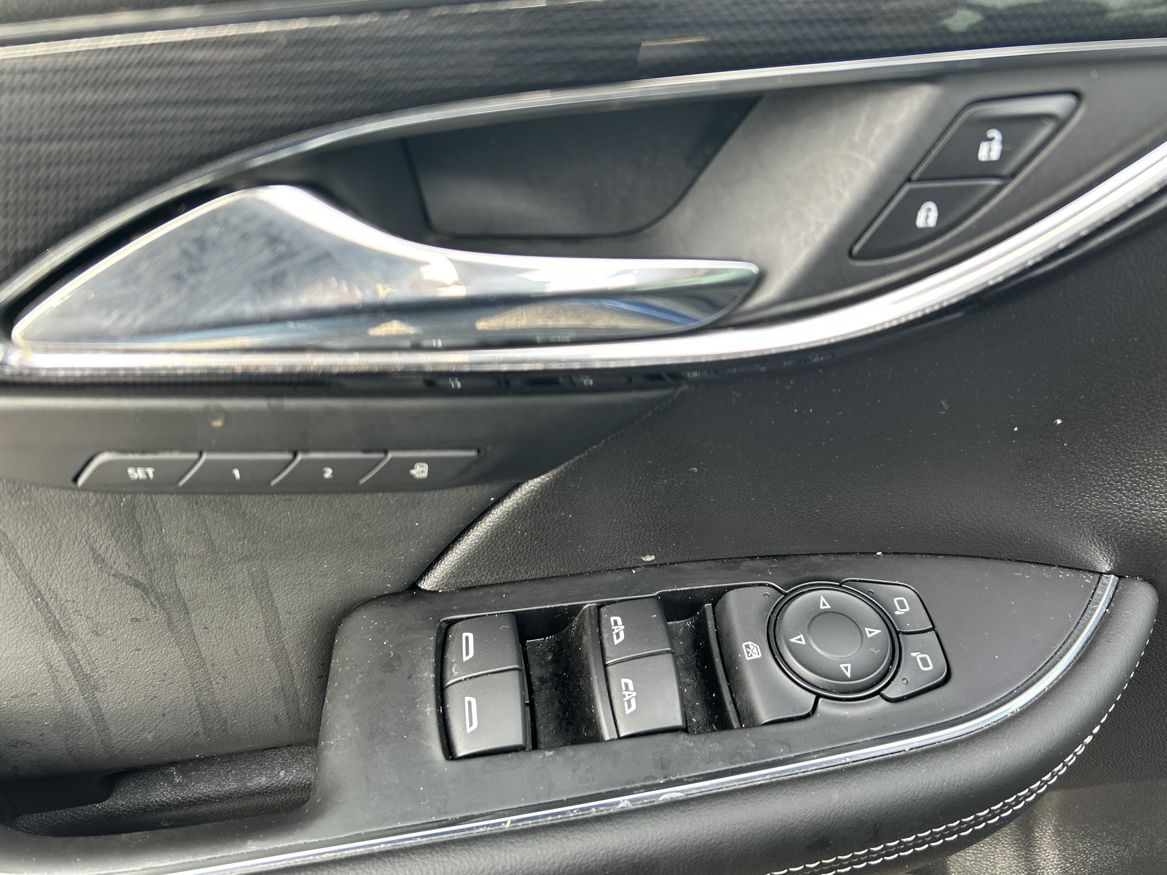 Used 2023 Buick Envision Essence FWD image 10