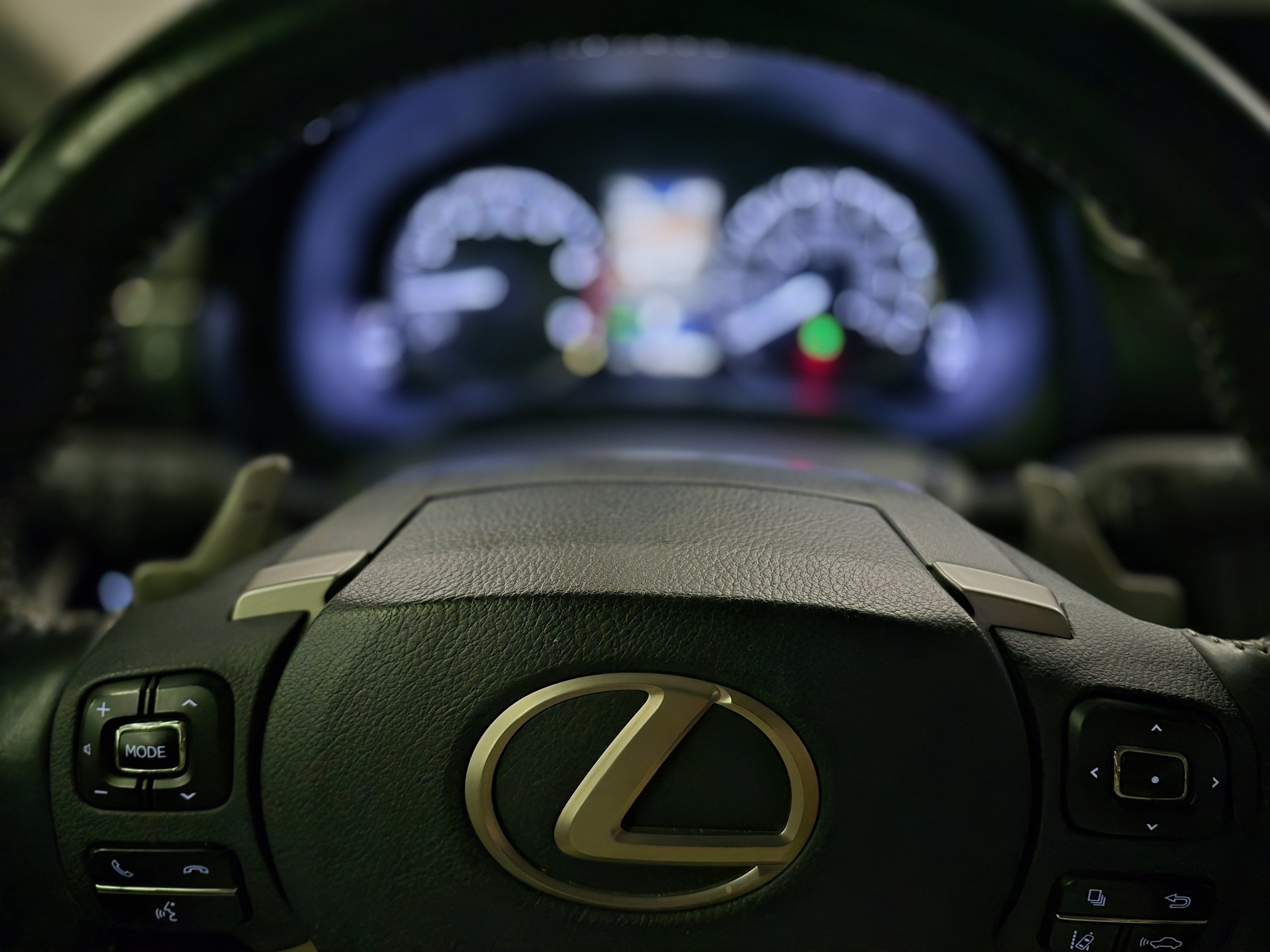 Used 2020 Lexus IS 300 w/ Accessory Package RWD image 27