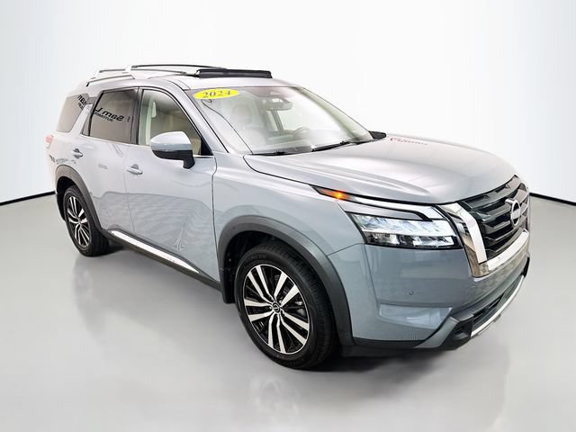Used 2024 Nissan Pathfinder Platinum w/ Cargo Package