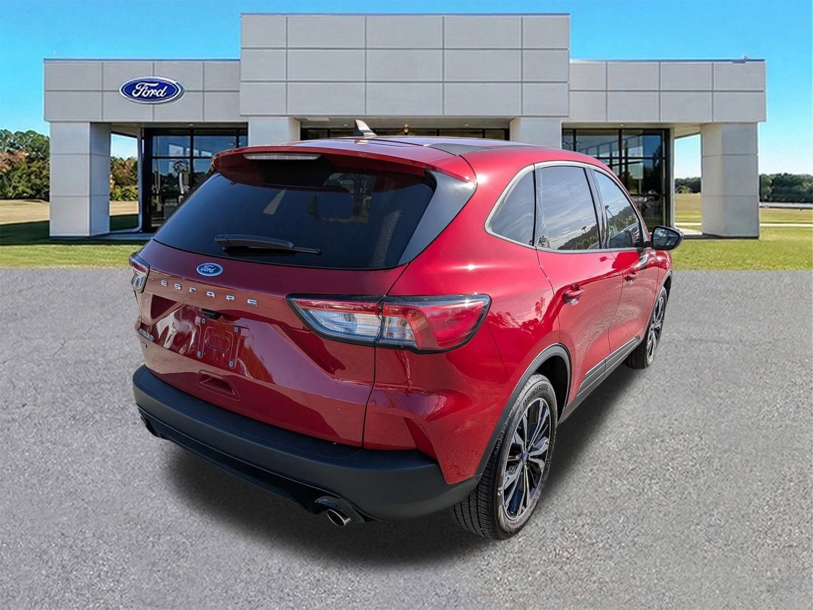 Certified 2022 Ford Escape SE w/ SE Sport Appearance Package image 3