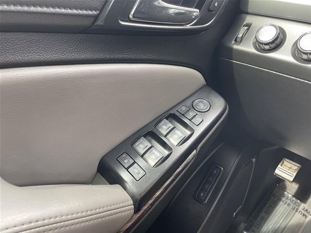 Used 2020 Chevrolet Suburban LT AWD/4WD image 34