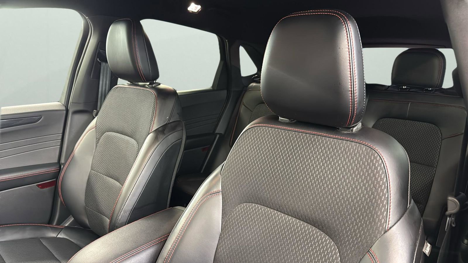 Certified 2025 Ford Escape ST-Line image 10